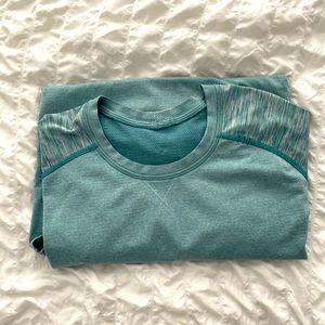 Lululemon Metal Vent Tech Long sleeve shirt